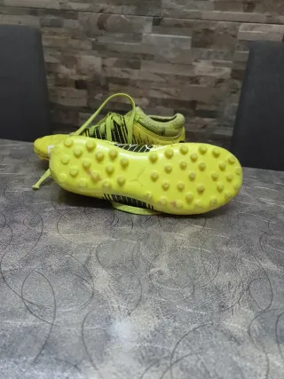 Botas de fútbol Puma niño Talla 29