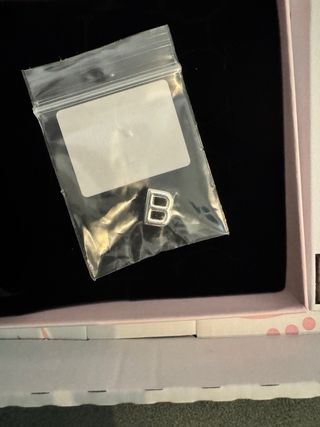 Pandora Letra B Plata