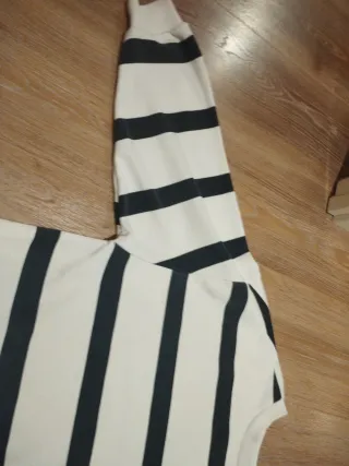 Sudadera Stradivarius rayas negras y blancas