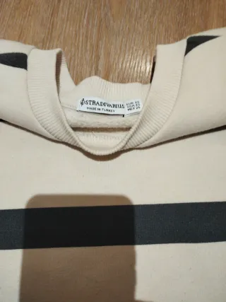 Sudadera Stradivarius rayas negras y blancas