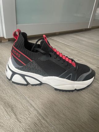 Botines Michael Kors Negros y Rojos