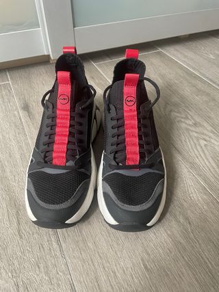 Botines Michael Kors Negros y Rojos