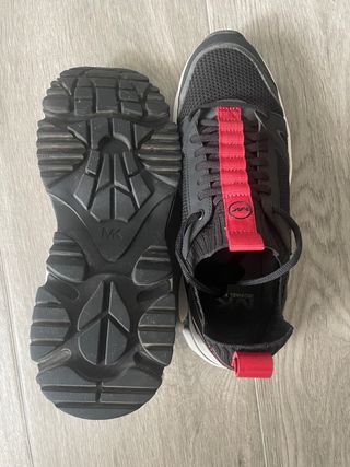 Botines Michael Kors Negros y Rojos