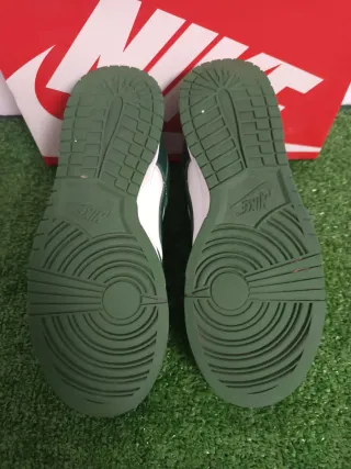 Nike Dunk Low Retro Verdes y Blancas