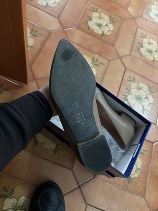 kiss&kriss Scarpe Tacco Basso Punta Catena Oro