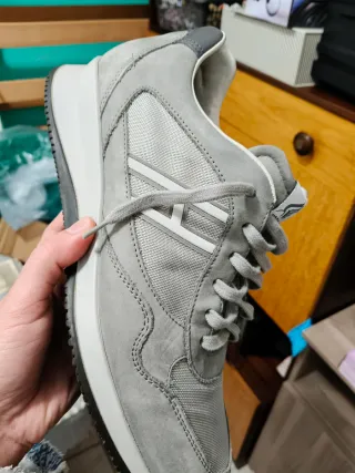 Zapatillas Hogan grises y blancas