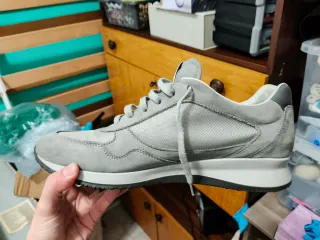 Zapatillas Hogan grises y blancas