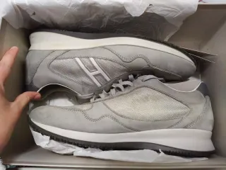 Zapatillas Hogan grises y blancas