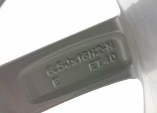 Audi 2430669 82a601025c llanta a1 sportback (gba)