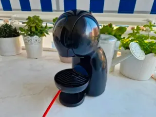 Cafetera Dolce Gusto Negra