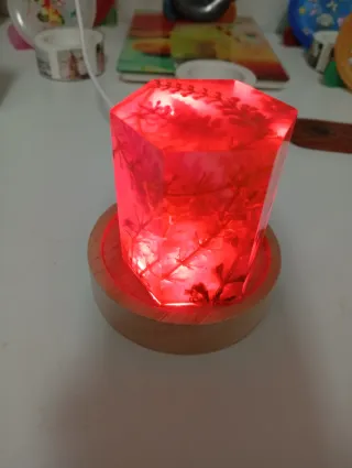 Lámpara Resina Epoxi,con base de colores
