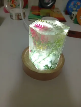 Lámpara Resina Epoxi,con base de colores