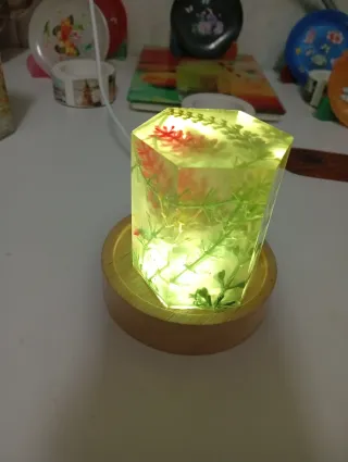 Lámpara Resina Epoxi,con base de colores