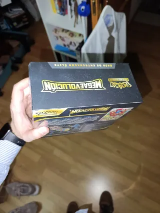 ETB Pokémon Lucario (Megaevolución)