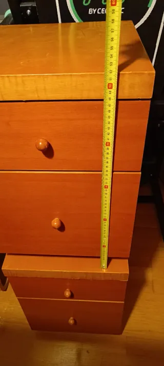 Mesitas de noche de madera naranja