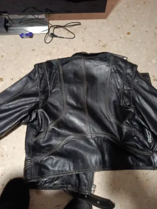 Chaqueta motera cuero vintage