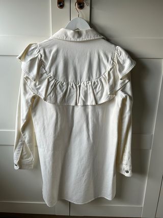 Vestido Zara blanco con volantes