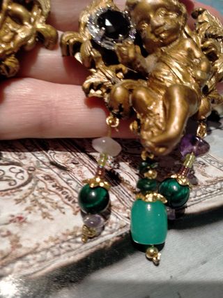 Orecchini stille barocco con Zirconi Ametista .