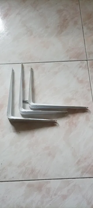 3 Soportes de pared metálicos