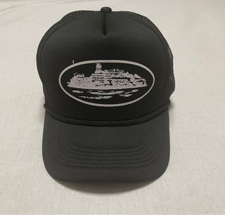 Gorra Corteiz Negra con logo blanco