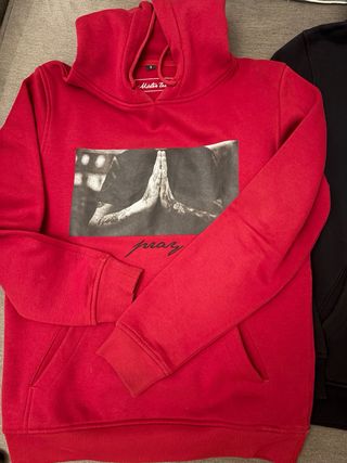 Sudaderas Mister Tee Tupac y Pray