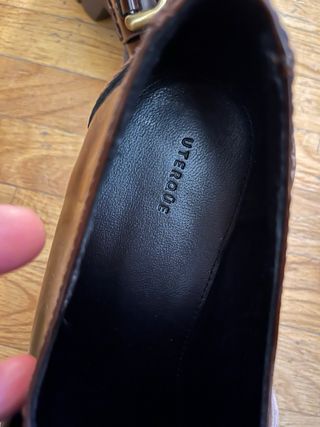 Zapatos Uterqüe Marrones con Hebilla Dorada