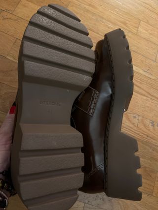 Zapatos Uterqüe Marrones con Hebilla Dorada