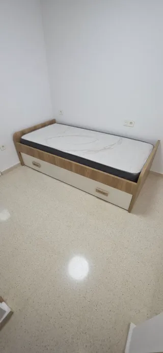 Cama 90 cm nido con colchones.