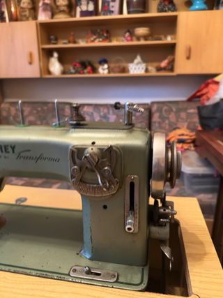 Máquina de coser Refrey Transforma en mueble