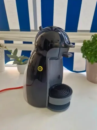 Cafetera Dolce Gusto Negra