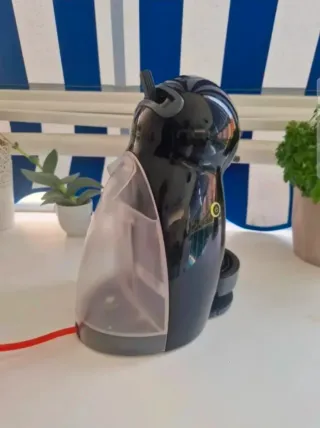 Cafetera Dolce Gusto Negra
