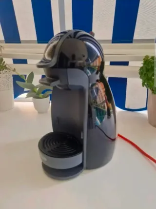 Cafetera Dolce Gusto Negra