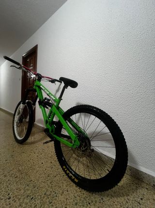 Bicicleta Nicolai UFOST Freeride URGEVENTA