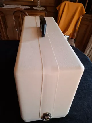 Máquina de coser Naumann alemana