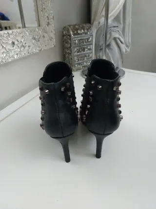 Stivaletto con tacco Lora Ferres numero 36