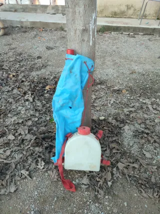 Mochila pulverizadora azul de pilas