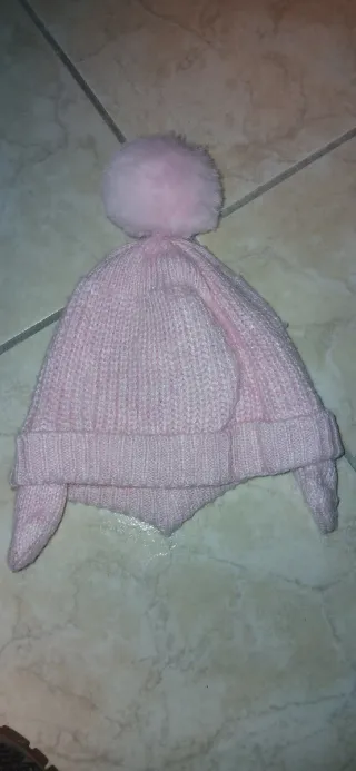 Cappellino bimba rosa con pompon