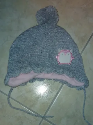 Cappellino bimba rosa con pompon