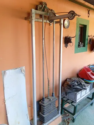 Máquina Polea Alta Vertical