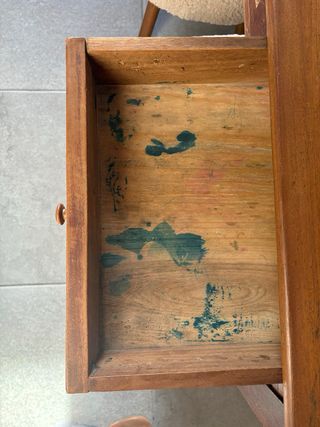 Pupitre escolar antiguo de madera