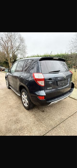 Toyota RAV4 2011