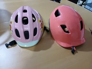 Casco infantil rosa y coral