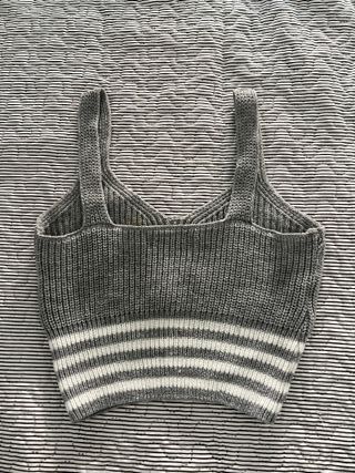 Top de lana a rayas gris y blanco