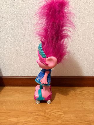 Muñeca Trolls Patinadora