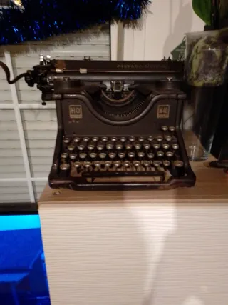 Máquina de escribir Hispano Olivetti M40