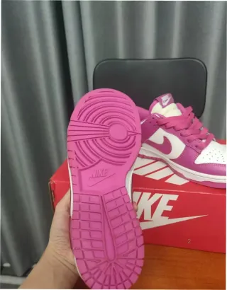 Nike Dunk Low GS Rosa y Blanco Talla 36.5