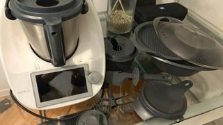 Thermomix TM6 con Accesorios y Funda