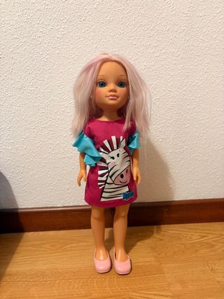 Nancy Un Día de Color Muñeca