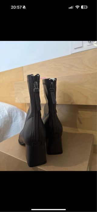 Botines Marrón Chocolate y Dorado