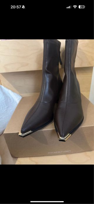 Botines Marrón Chocolate y Dorado